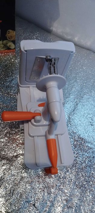 Feliator de legume manual