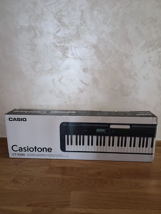 Vând ORGA Casiotonr CT/S300