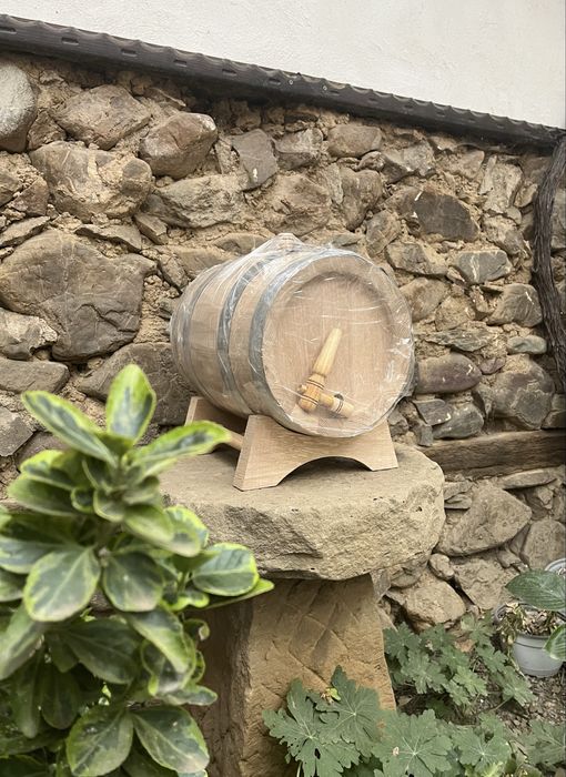 Дъбови бурета и бъчви