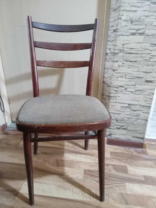 Стулья деревянные