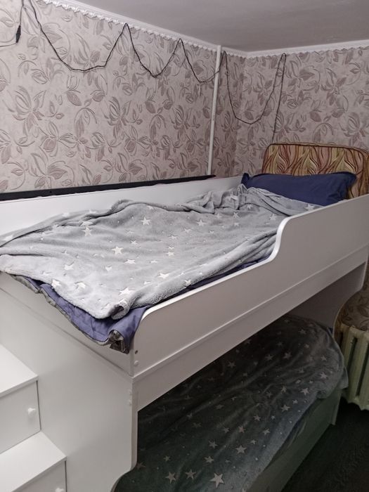 Продам двухъярусную кровать