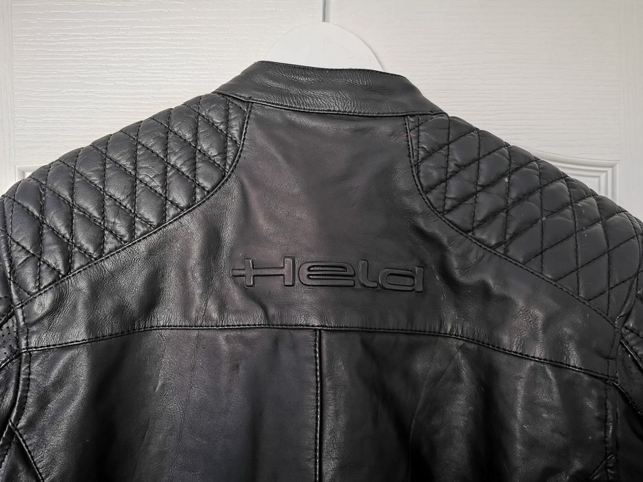 Vând geaca motor piele Held stare foarte buna