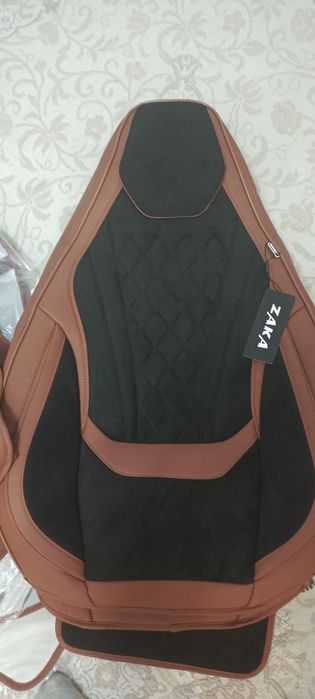 Продам авточехол новый, универсальный.