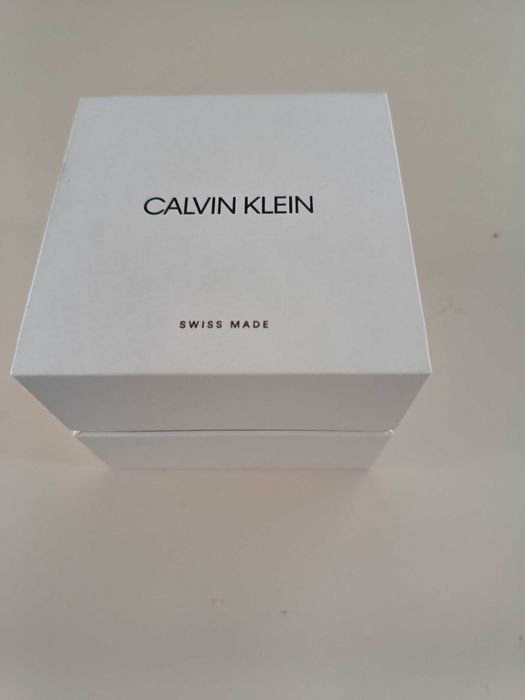 Луксозен дамски часовник ,,Calvin Klein"