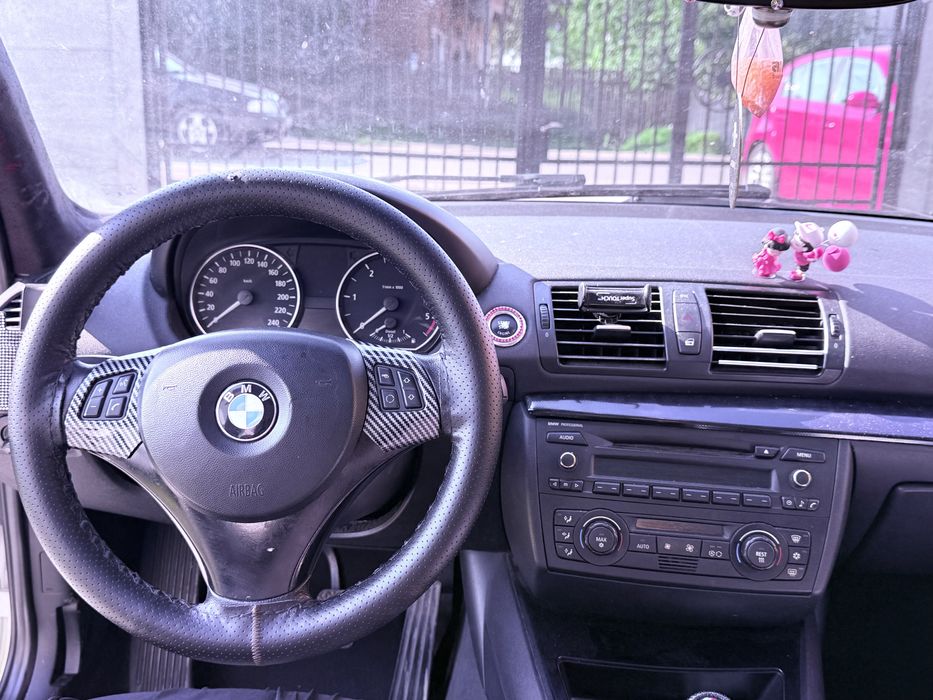 Vand !BMW seria 1 . Masina foarte intretinuta ,tehnic cat si estetic.
