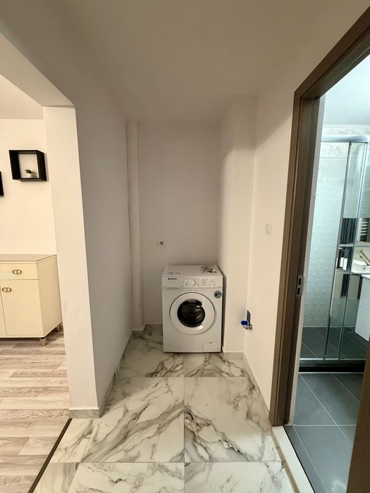 Inchiriez apartament!