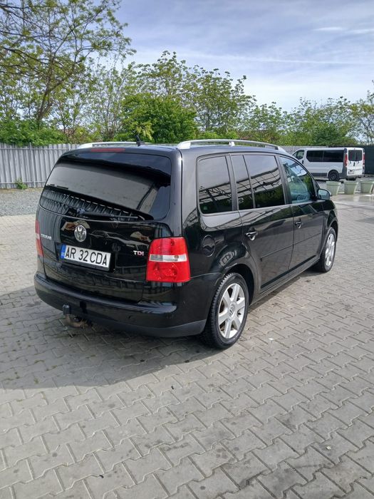 VW Touran  AN 2004, 7 LOCURI  1.9 TDI, ACTE la zi !