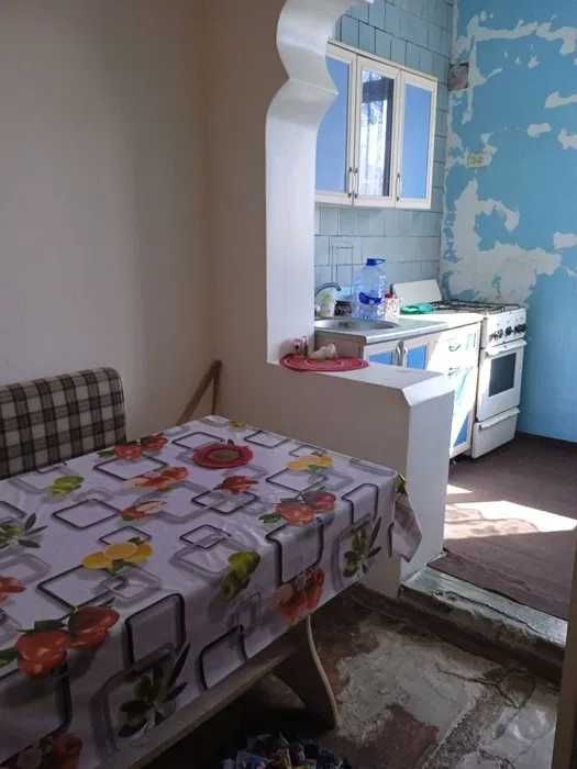 срочно 3 хонали квартира сотилади Динамо бозорча