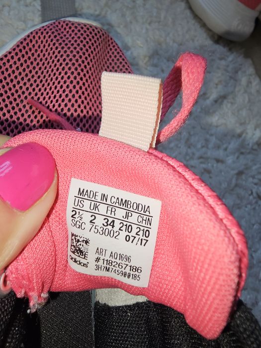 Adidasi roz marime 34