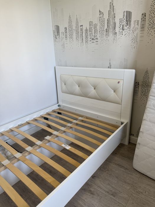 Кровать с ортопедическим матрасом