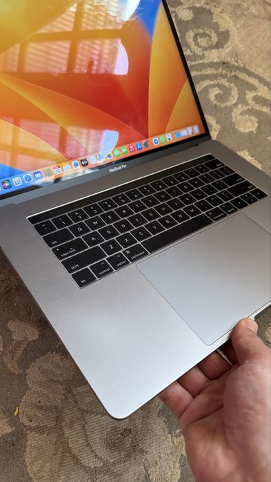Продам macbook pro игравой sotiladi