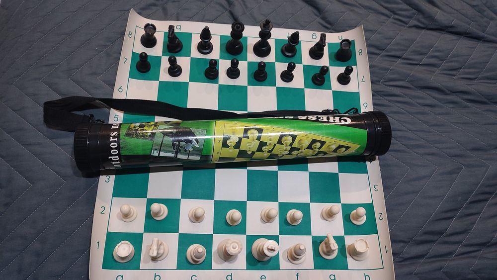 Шахматы в тубусе