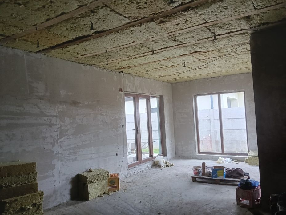 Firma executam lucrări finisaje interioare si exterior, tencuiala