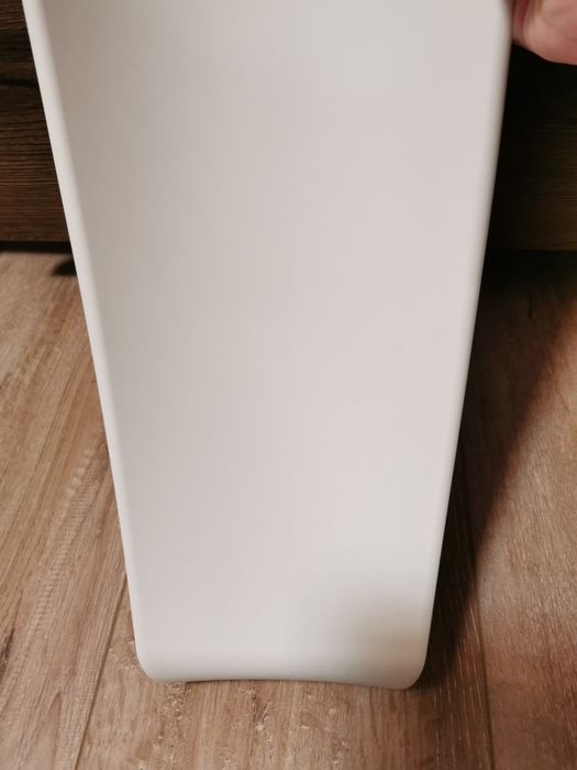 Продавам стойка и подложка за новородено за вана Stokke