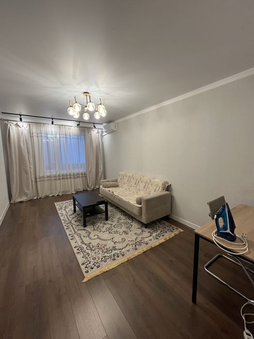 Продам квартиру пр абая 244 центр