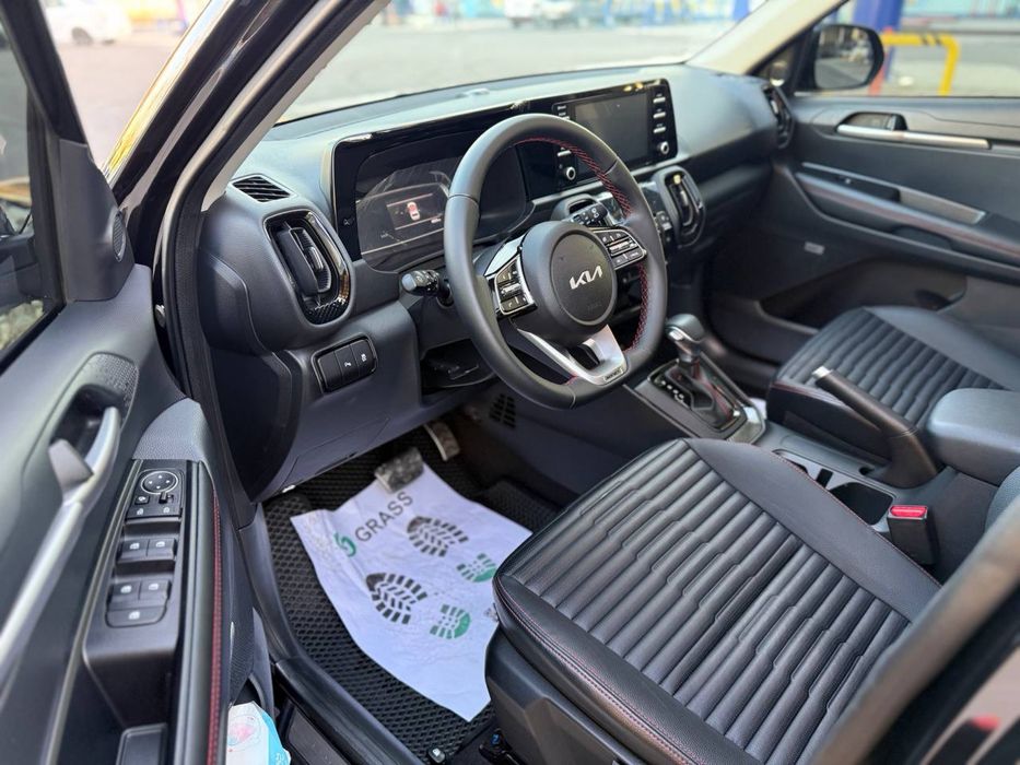 Продаю киа сонет 2025