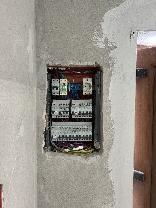 Sisteme de supraveghere și instalatii electrice