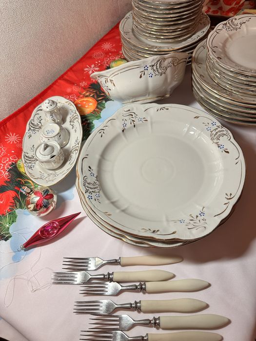 Антикварный сервиз «незабудка»