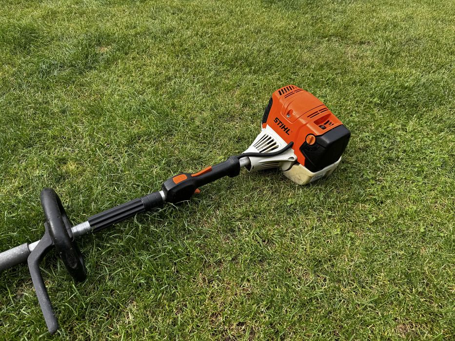 Foarfeca tuia-gard viu Stihl KM 131R, endomodor profesional!