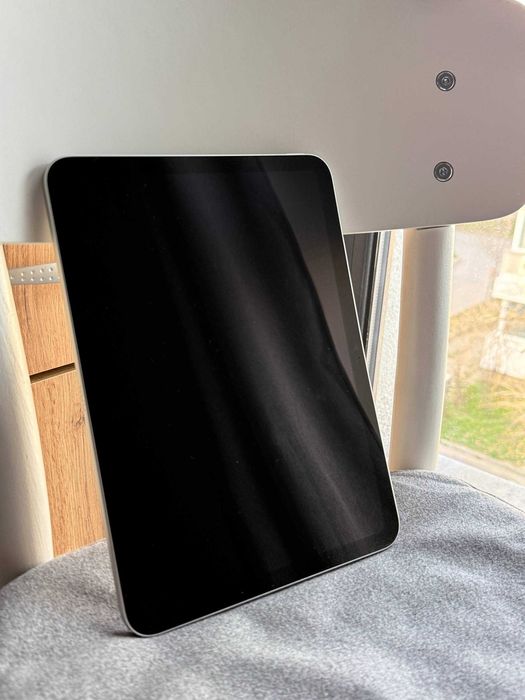 Apple iPad 10th Gen 256GB + Stylus + Case, Отлично състояние