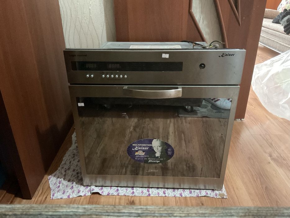 Продам духовой шкаф на запчасти