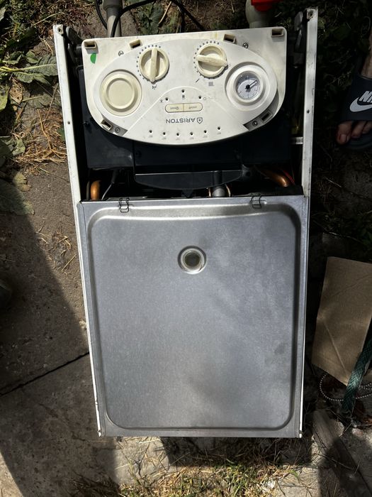 Газовый котел Ariston