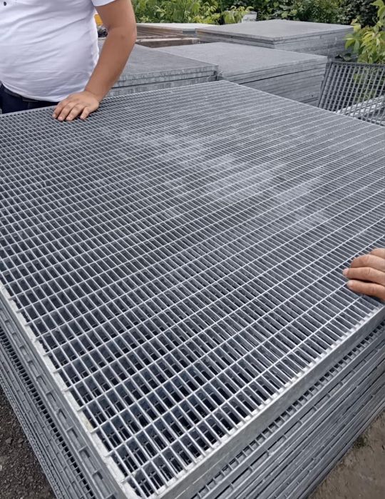 Trepte si gratare zincate