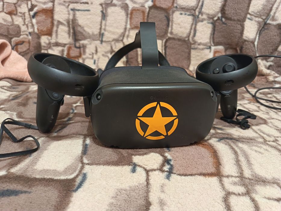 Vând Oculus quest 1
