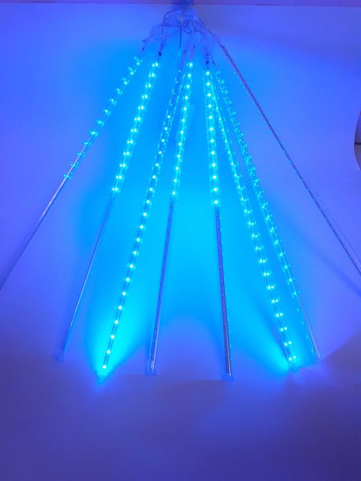 Декорации Падащ Сняг три цвята от 26.99 до 37.99лв 30 и 50см