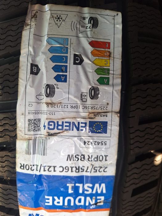 Зимние шины 225/75/16