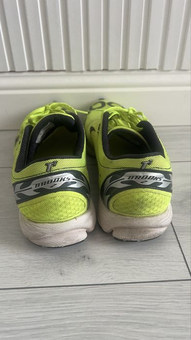 Кроссовки Brooks