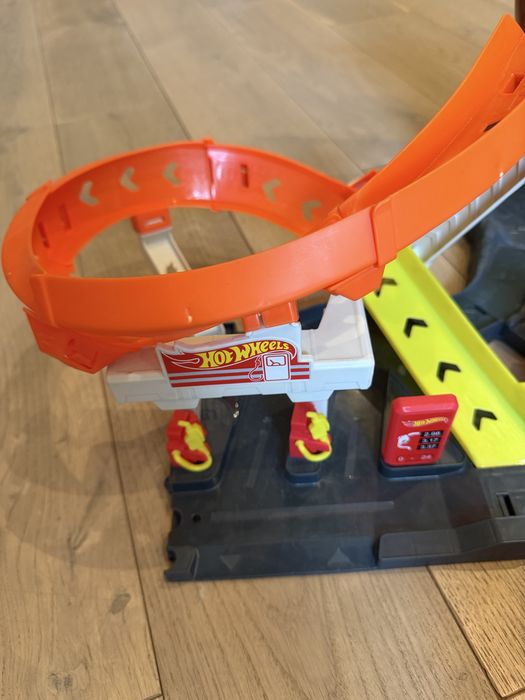 Hot wheels трек с гориллой (аката бешеной гориллы)