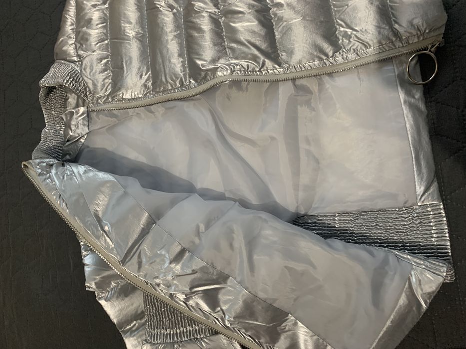 Дамско яке бомбър сребрист цвят