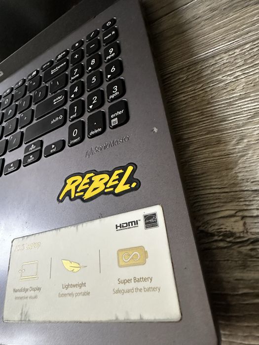 ASUS X509F – i7 / 20GB RAM / SSD 512GB / MX250 2GB