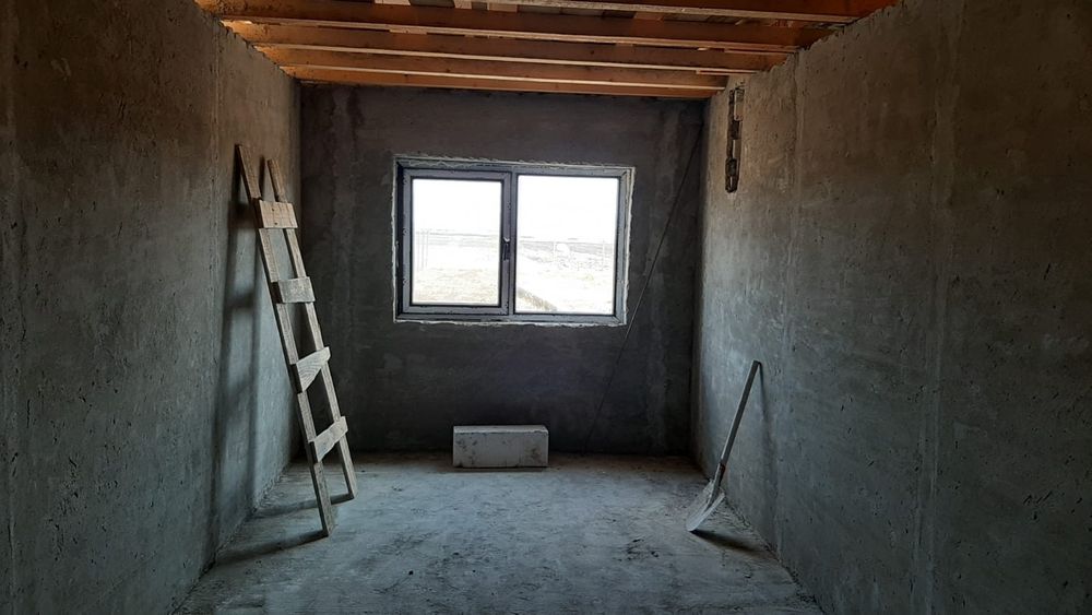 Casă + teren 1000 mp în Istria – vedere la lac