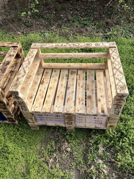 Кресло из паллет «Орнамент»