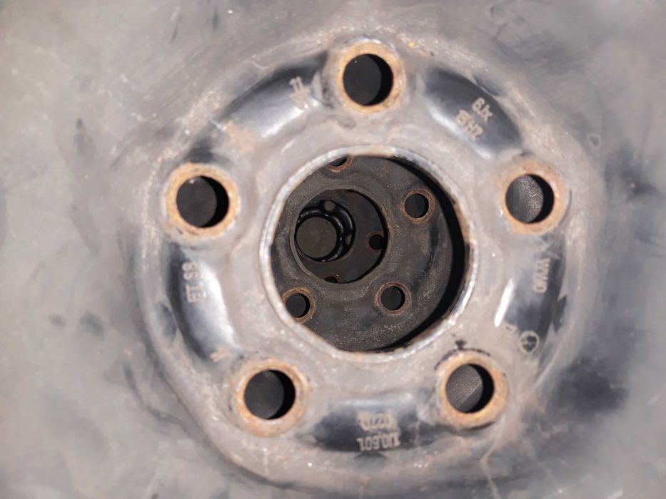 Продавам 4. Зимни гуми 255/50/R19 Bridgestone 4 стоманени джанти