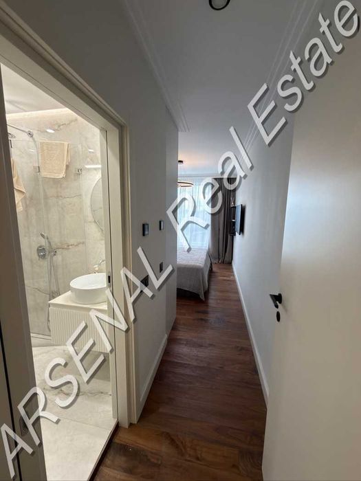 Дава се под наем Тристаен апартамент в София, Хладилника - 100 кв.м за 1500 € - Снимка #4