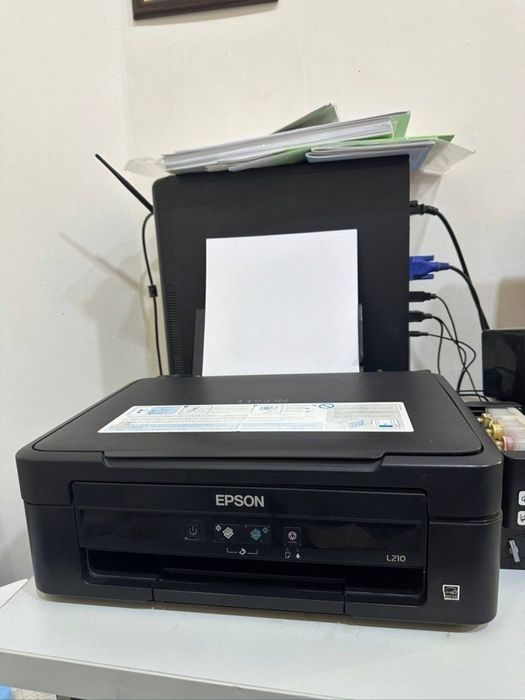 Epson L 210 rangli printer + skanner qiladi yaxshi ishlab turibdi doko