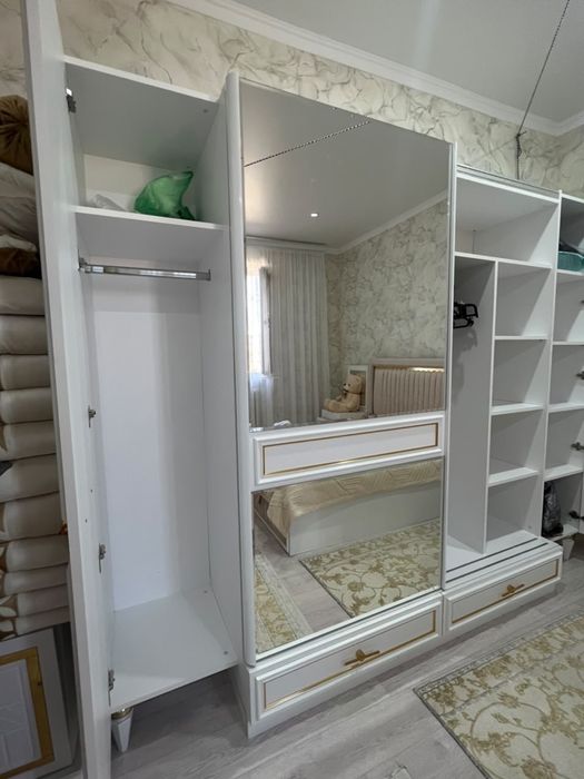 Спальный гаринтур сатылады бари бірге срочно