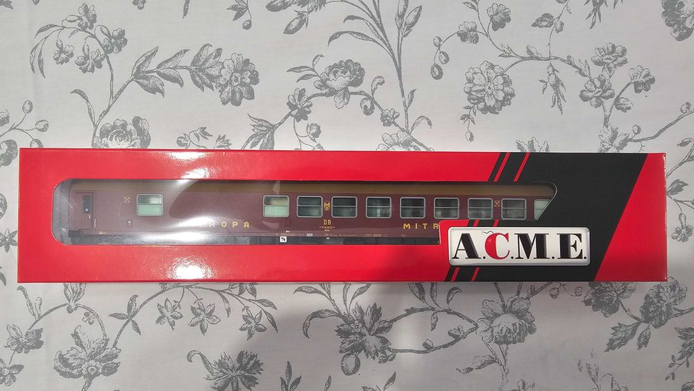 Чисто нов вагон, мащаб 1:87 H0 на A.C.M.E