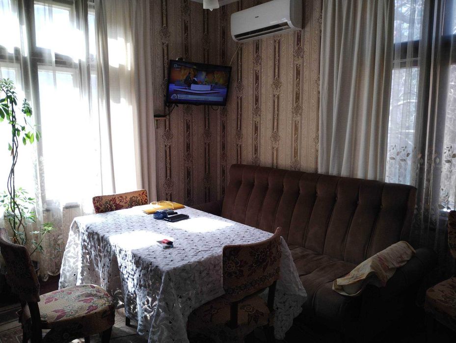 Тристаен с паркомясто в Центъра