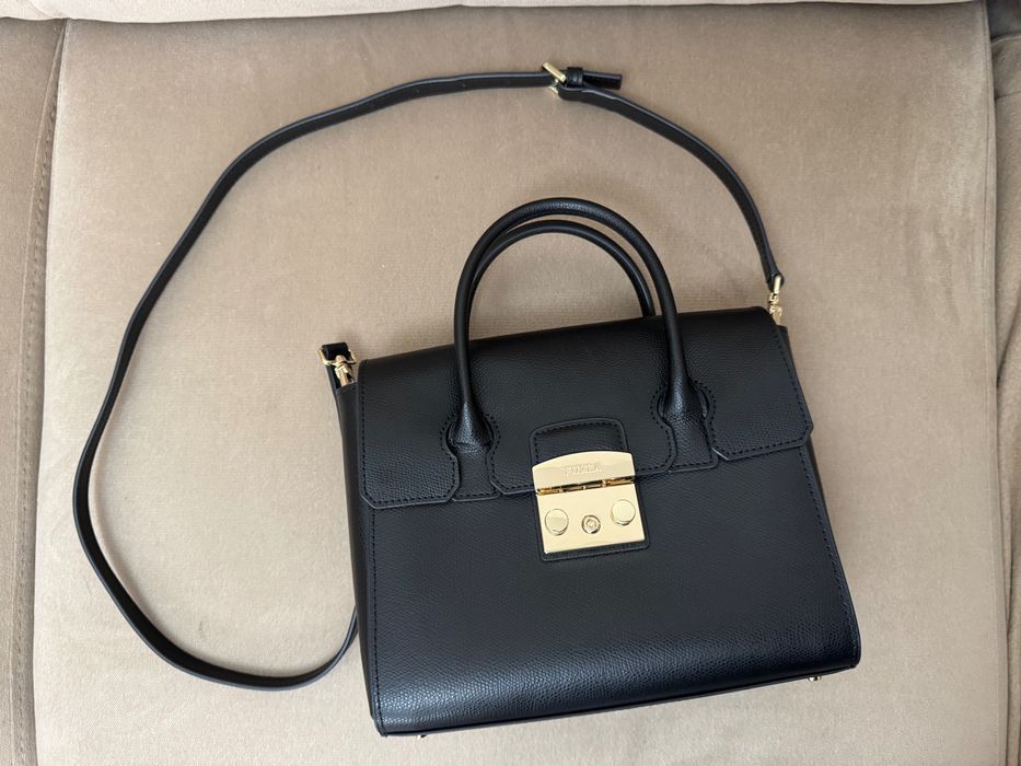 Черна чанта Furla Metropolis Satchel