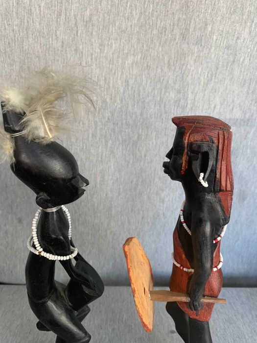 дървени африкански фигури статуетки