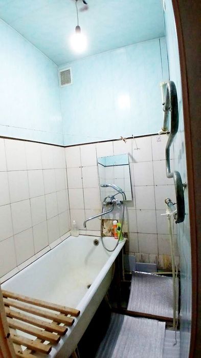 Навои ш. 2хонали кв маклерсиз срочно