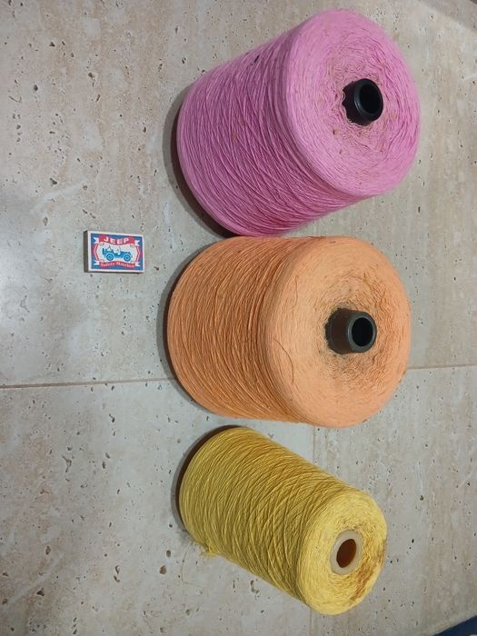 Нитки 3 цвета. Бабины