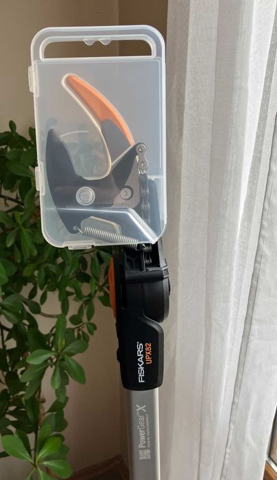 Резачка / Трион / Ръчна за високи клони FISKARS UPX82