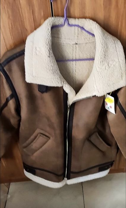 Продам легкую дубленку