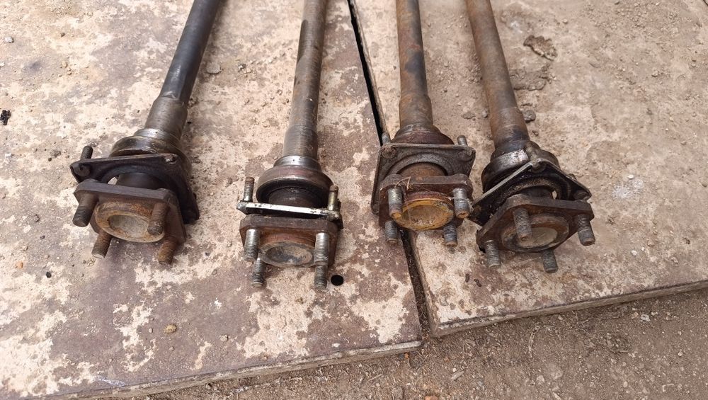 Полуоска за Сузуки самурай 1.3