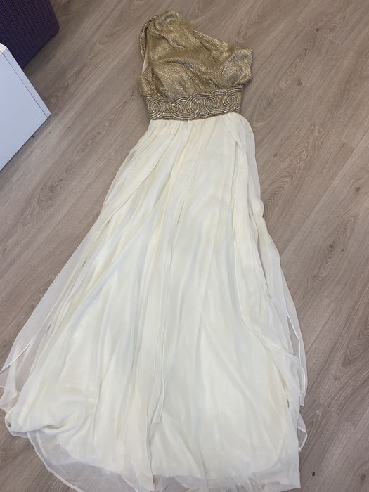 Елегантна рокля